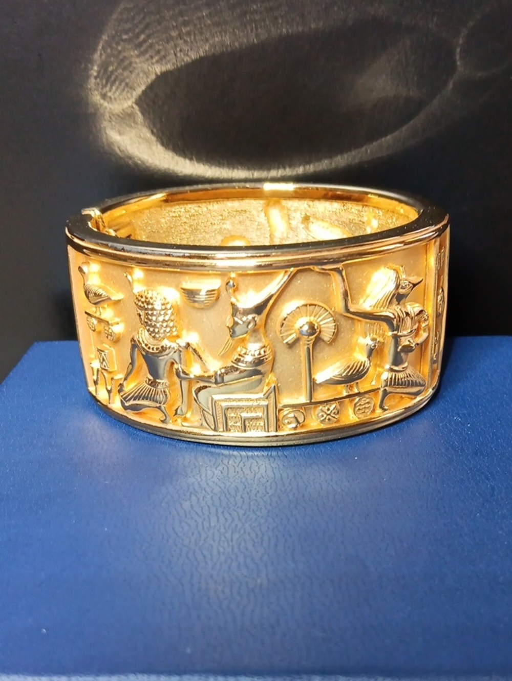 Elizabeth Taylor Avon 22K Gold Plated Egyptian Hinged Cuff